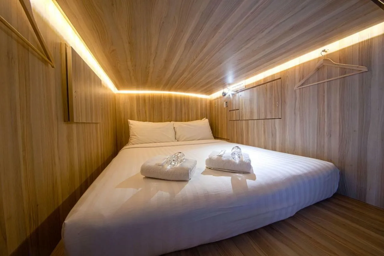 Cube Boutique Capsule Hotel At Chinatown Singapore 2*,  Singapore